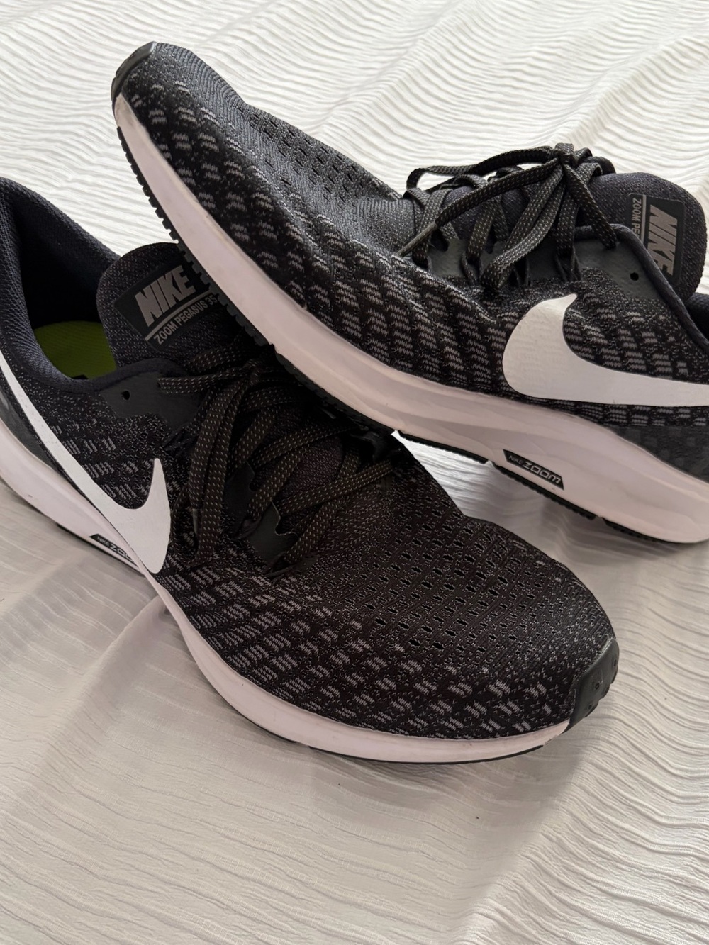 Nike Zoom Pegasus 35 Black & White Athletic Running Shoes